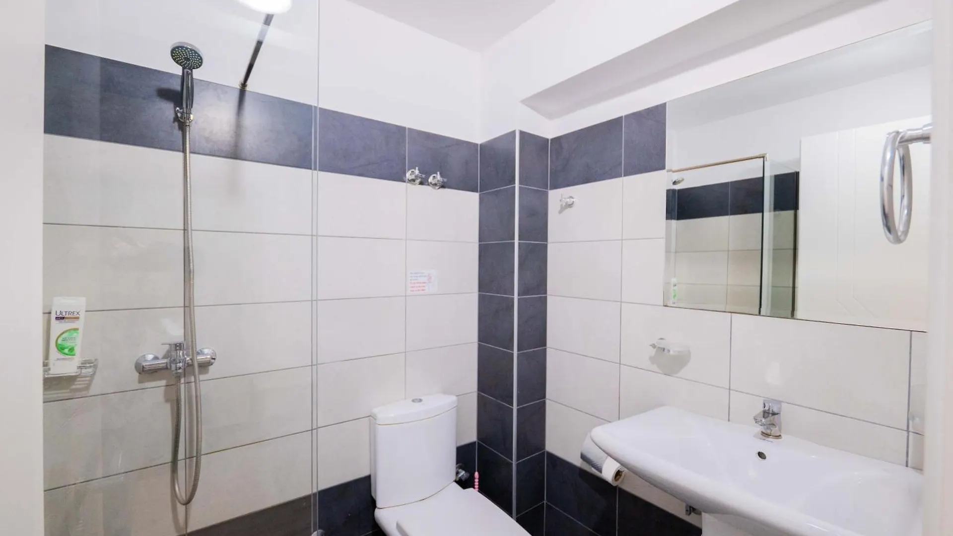 Sunset Suites Sarandë